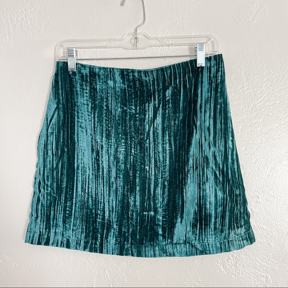 NWT [abercrombie] green velvet pencil skirt